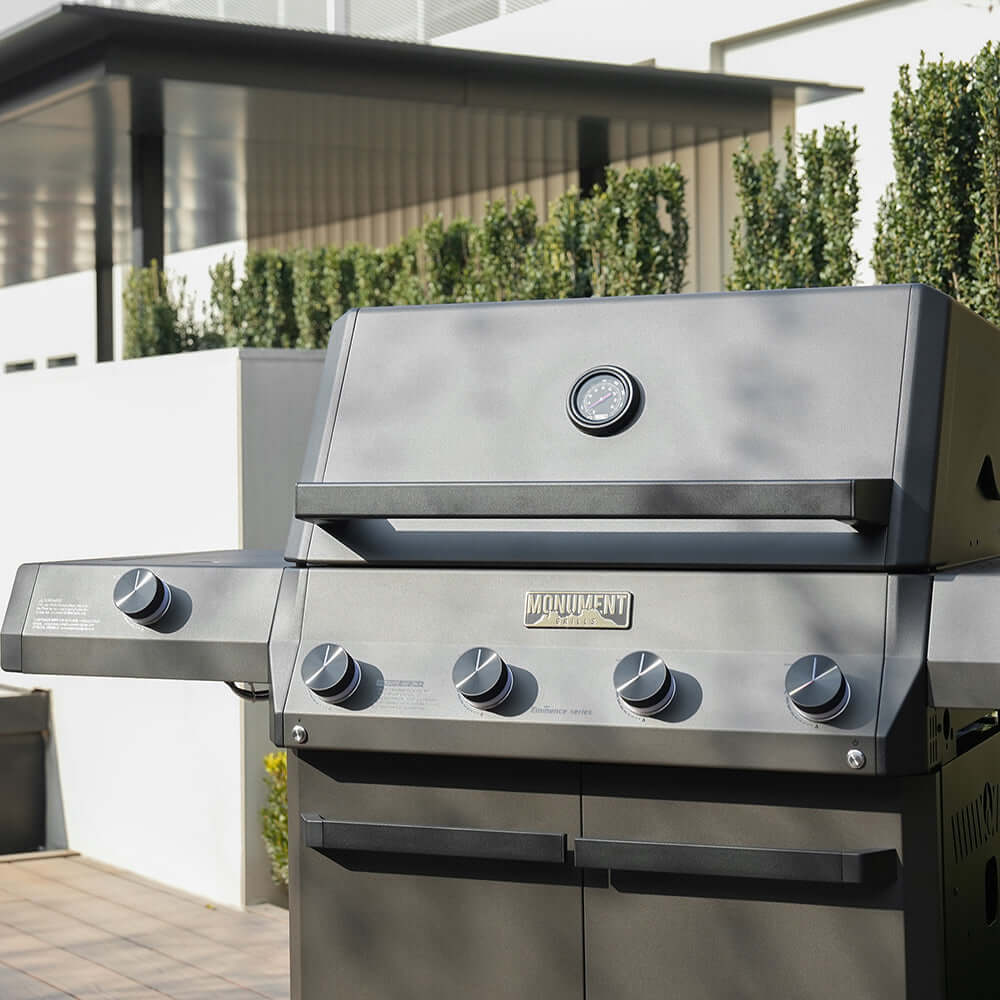 Eminence 425 Premium Gas Grill
