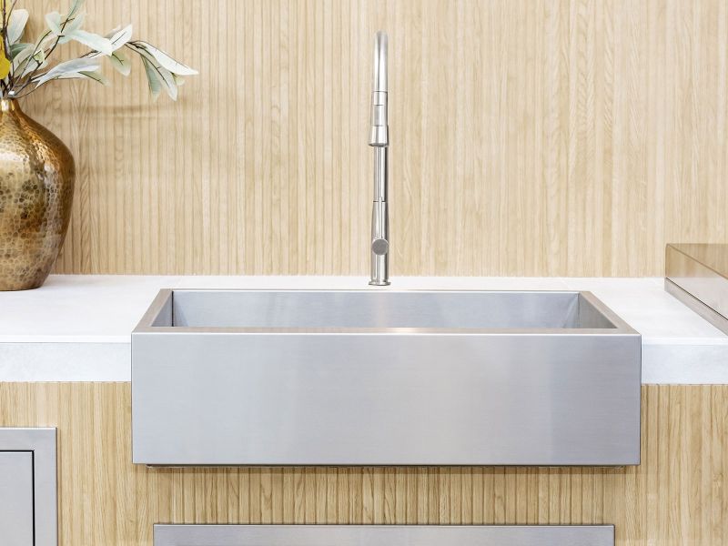 Summerset 32" Outdoor-Rated Farmhouse Sink – 304 Stainless Steel